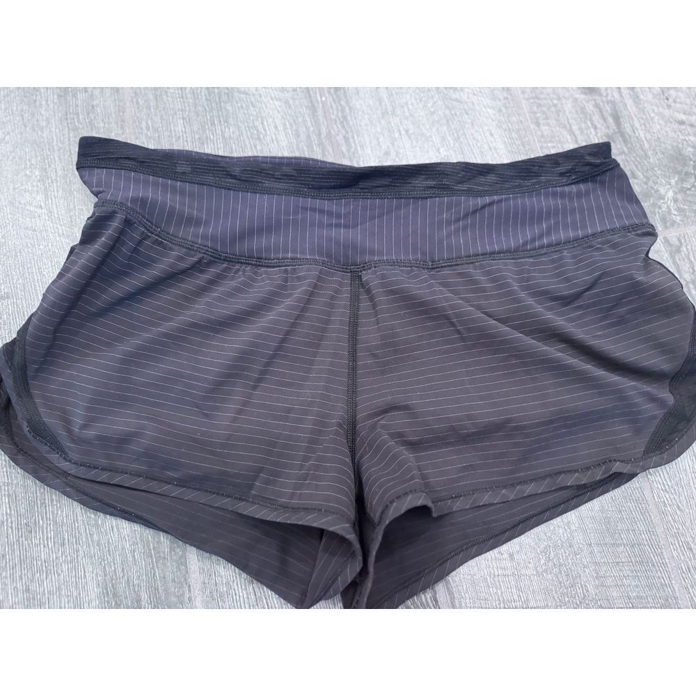 Lululemon‎ Run For Days black gold stripe Shorts size 8